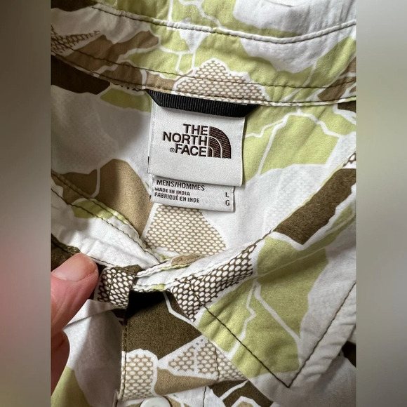 NORTH FACE Brown and white abstract mountain print shirt size L. - Picture 9 of 12
